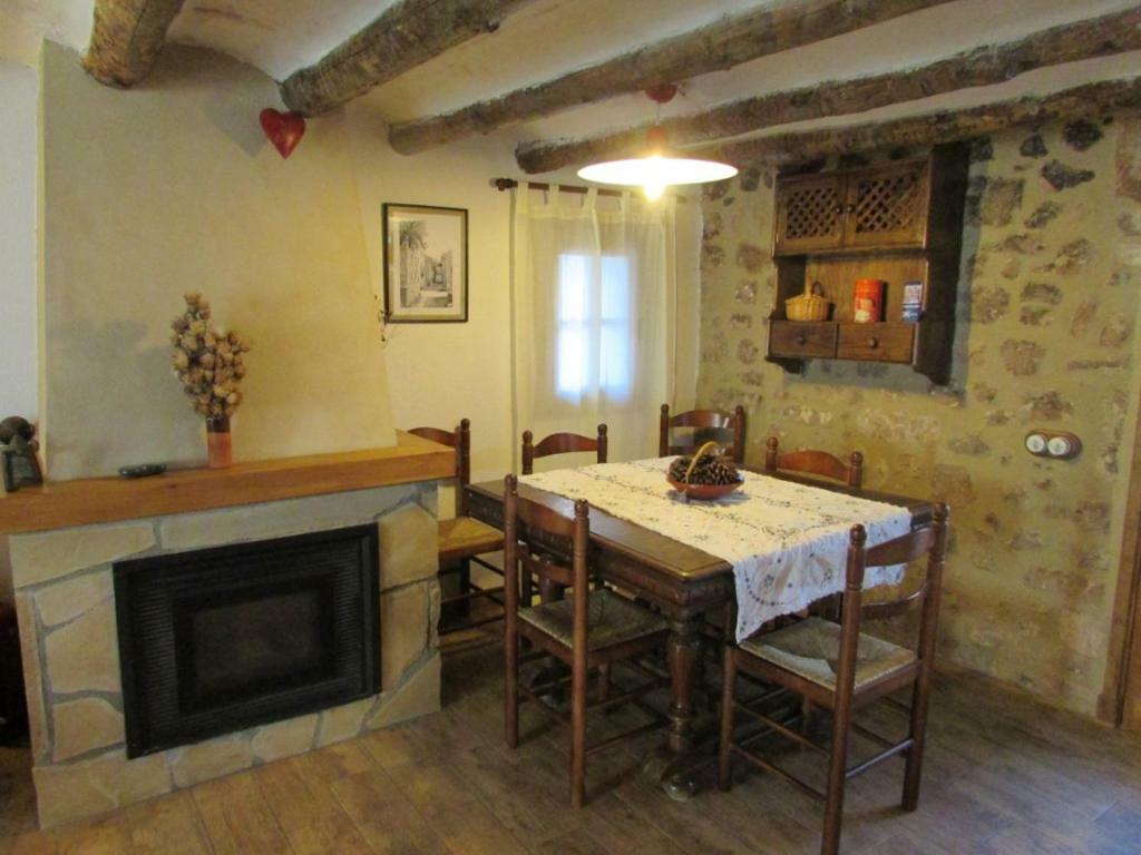 Can Font Guest House Siurana  Exterior photo